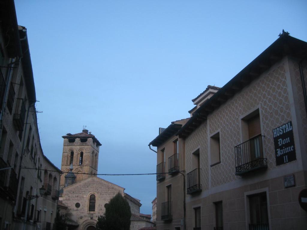 Hostal Don Jaime II Segovia Exterior photo