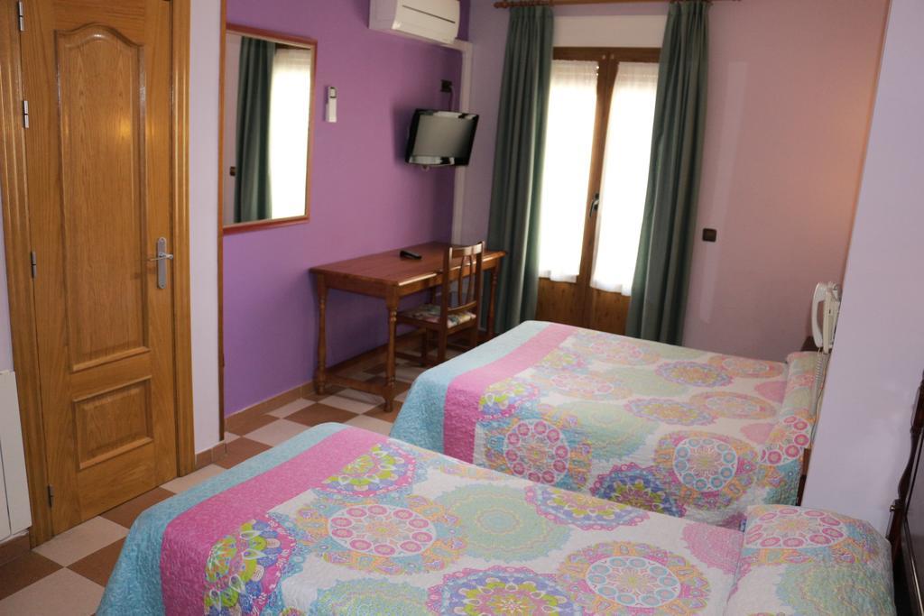 Hostal Don Jaime II Segovia Exterior photo