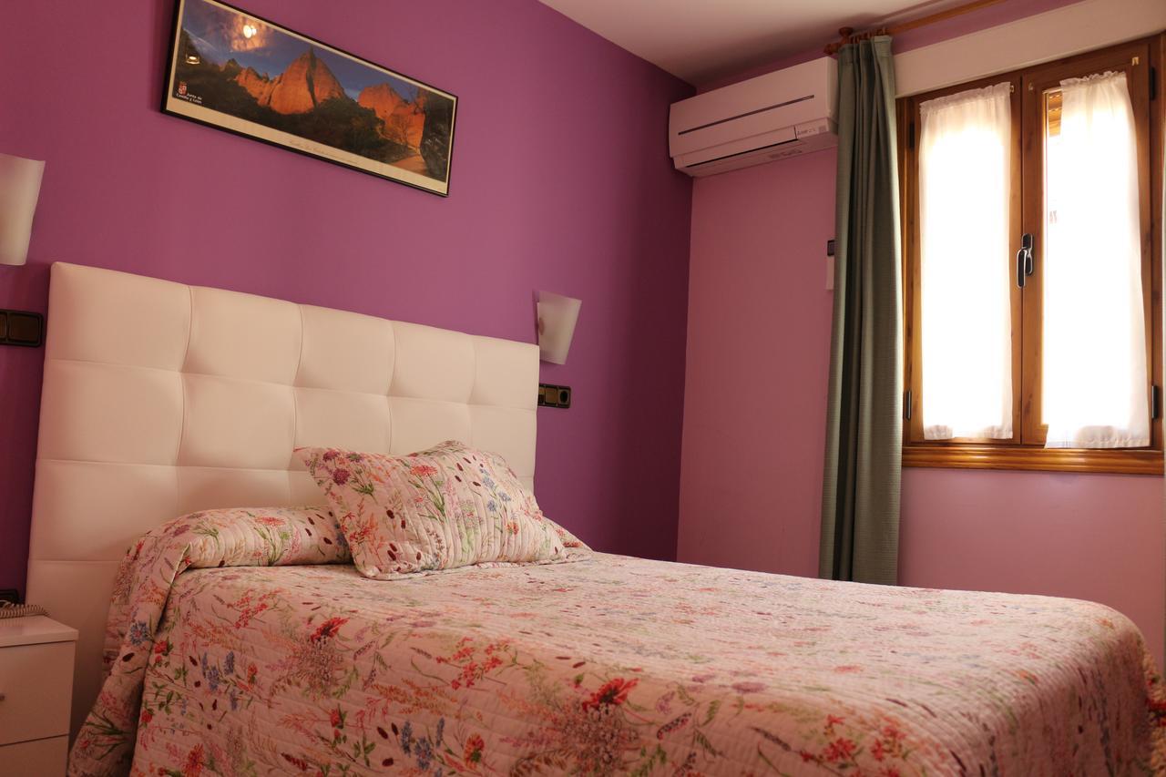 Hostal Don Jaime II Segovia Exterior photo