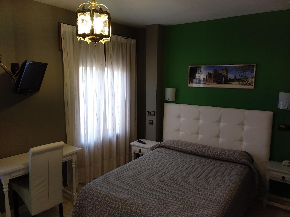 Hostal Don Jaime II Segovia Exterior photo